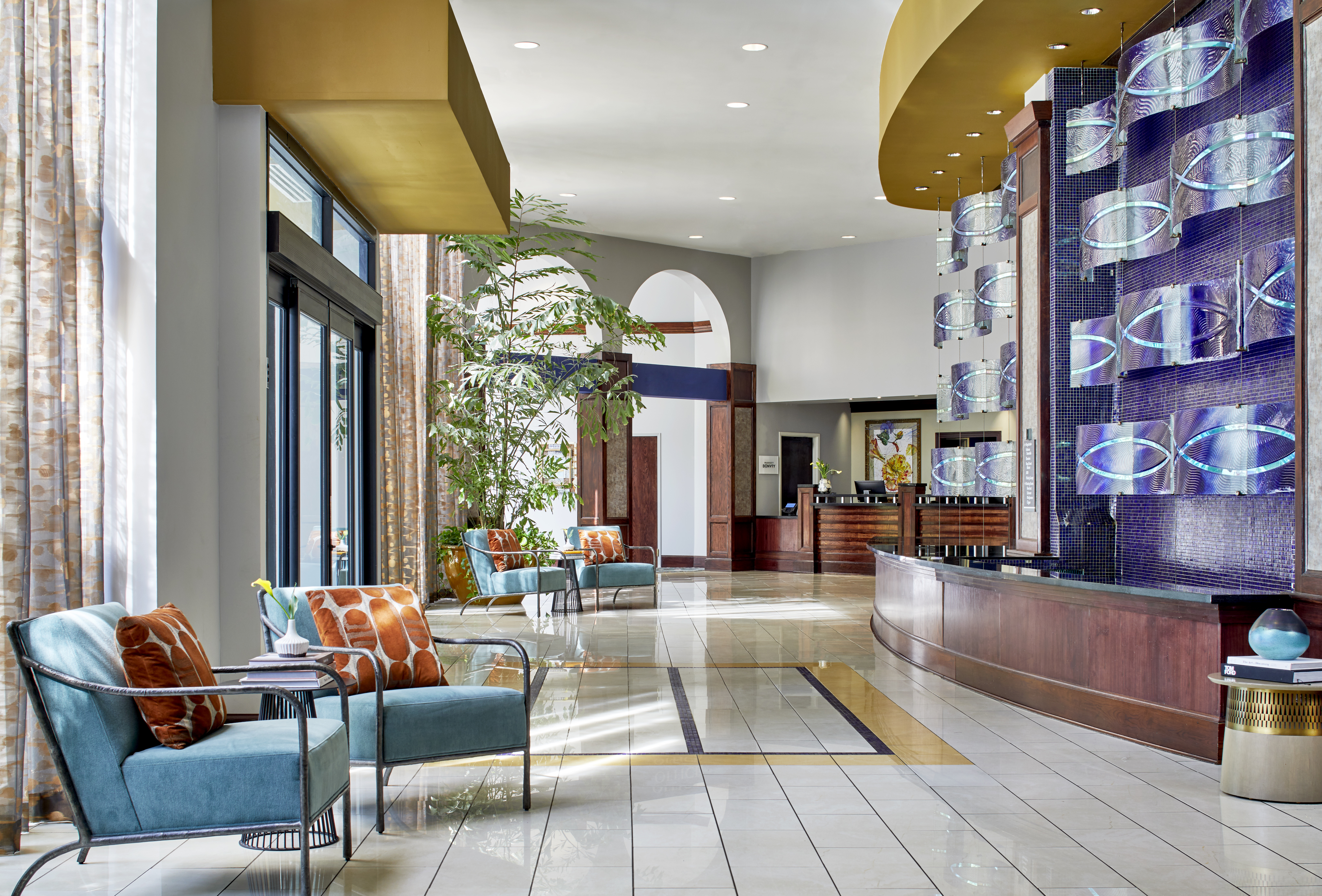 Renaissance Riverview Plaza Hotel